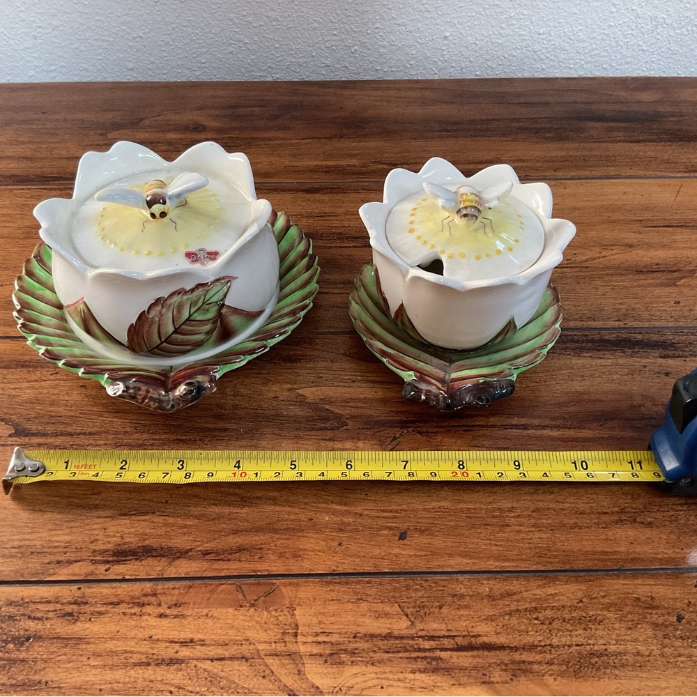 Vintage 1950s Lefton Bee Line china pieces, pristine!